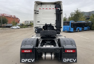 DONGFENG GX DFH4180 (МРМ 18т) ТЯГАЧ 4×2